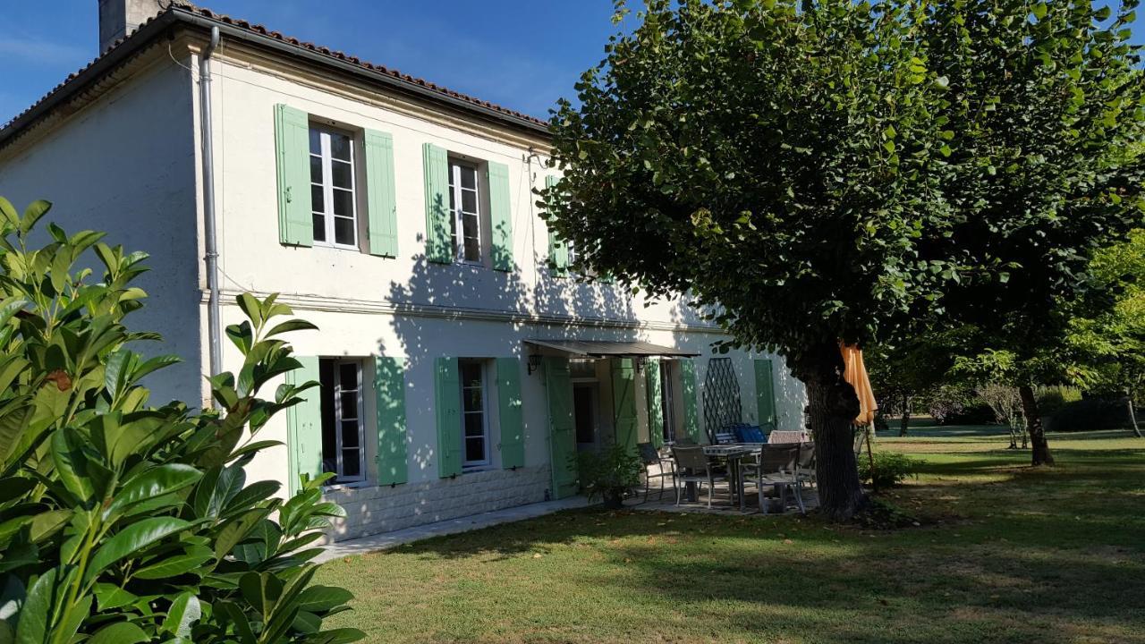 Chez Alexandra Acomodação com café da manhã Louchats Exterior foto