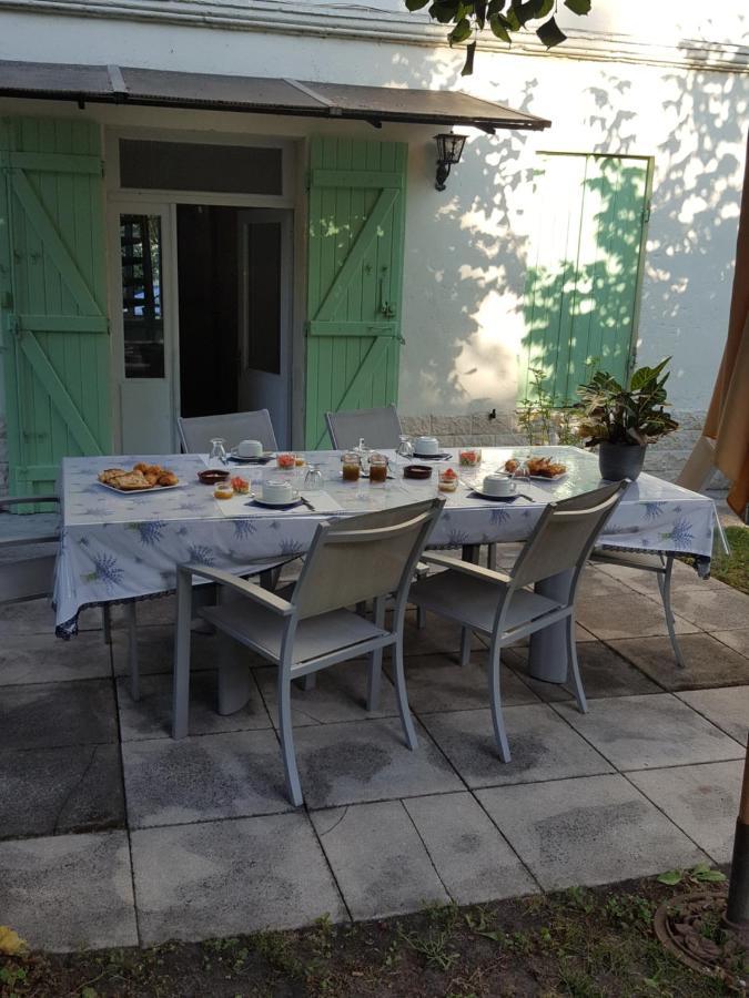 Chez Alexandra Acomodação com café da manhã Louchats Exterior foto